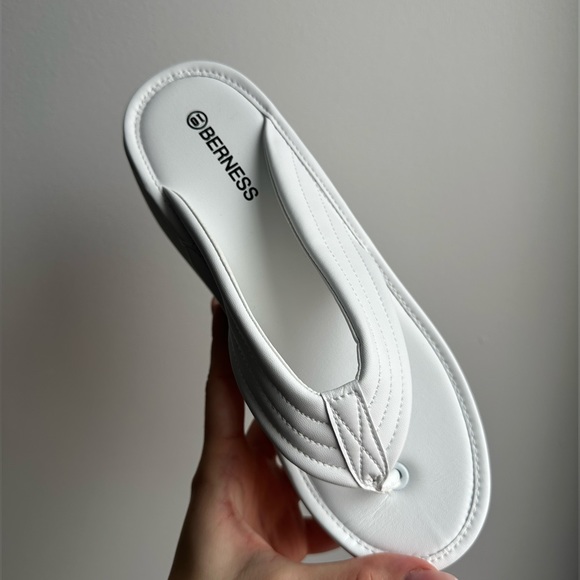 White Princess Polly platform sandals - Picture 3 of 3